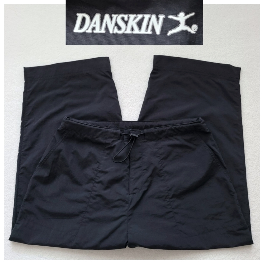 3/$12 Vintage Active Cropped Pants 19" Inseam | Ladies Small black EUC